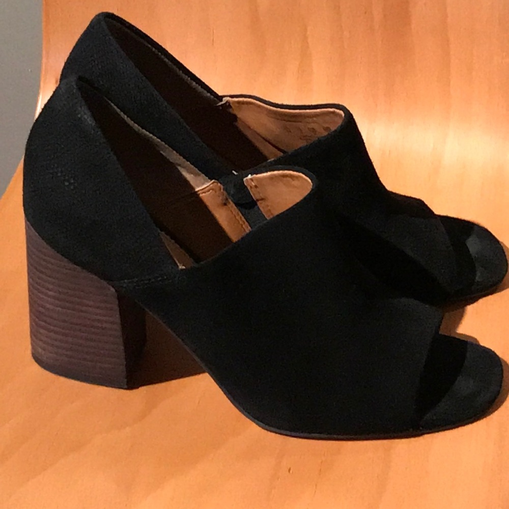 Franco Sarto Peep Toe Heel